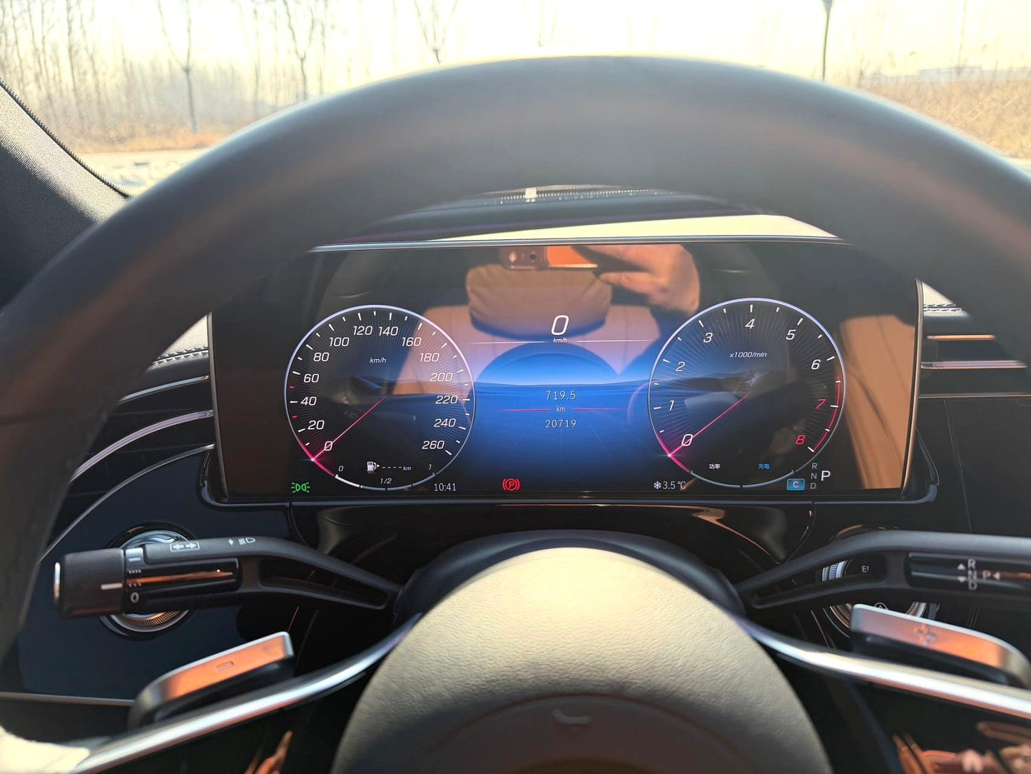 奔驰E级2024款E300L48V2.0T豪华型自动挡