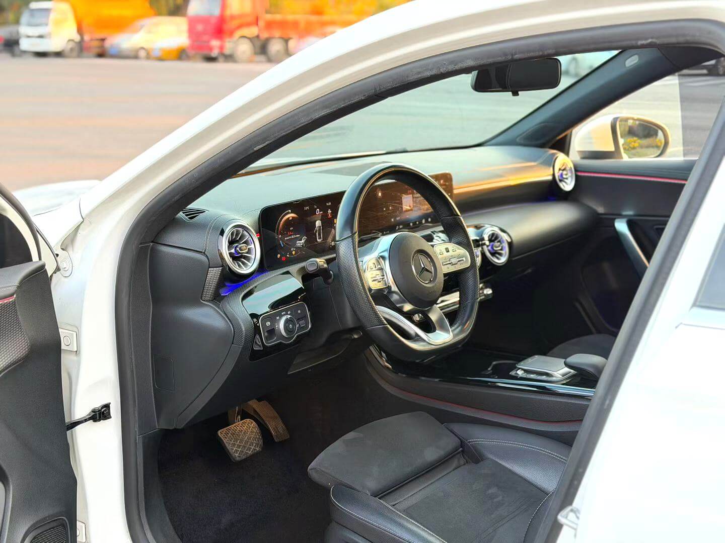 2022 Mercedes-Benz A-Class A 200 L 1.3T Fashion Automatic