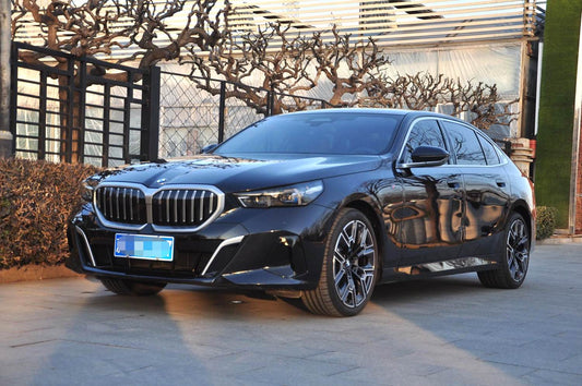 宝马5系2024款530Li 48V2.0T尊享型M运动套装 自动挡