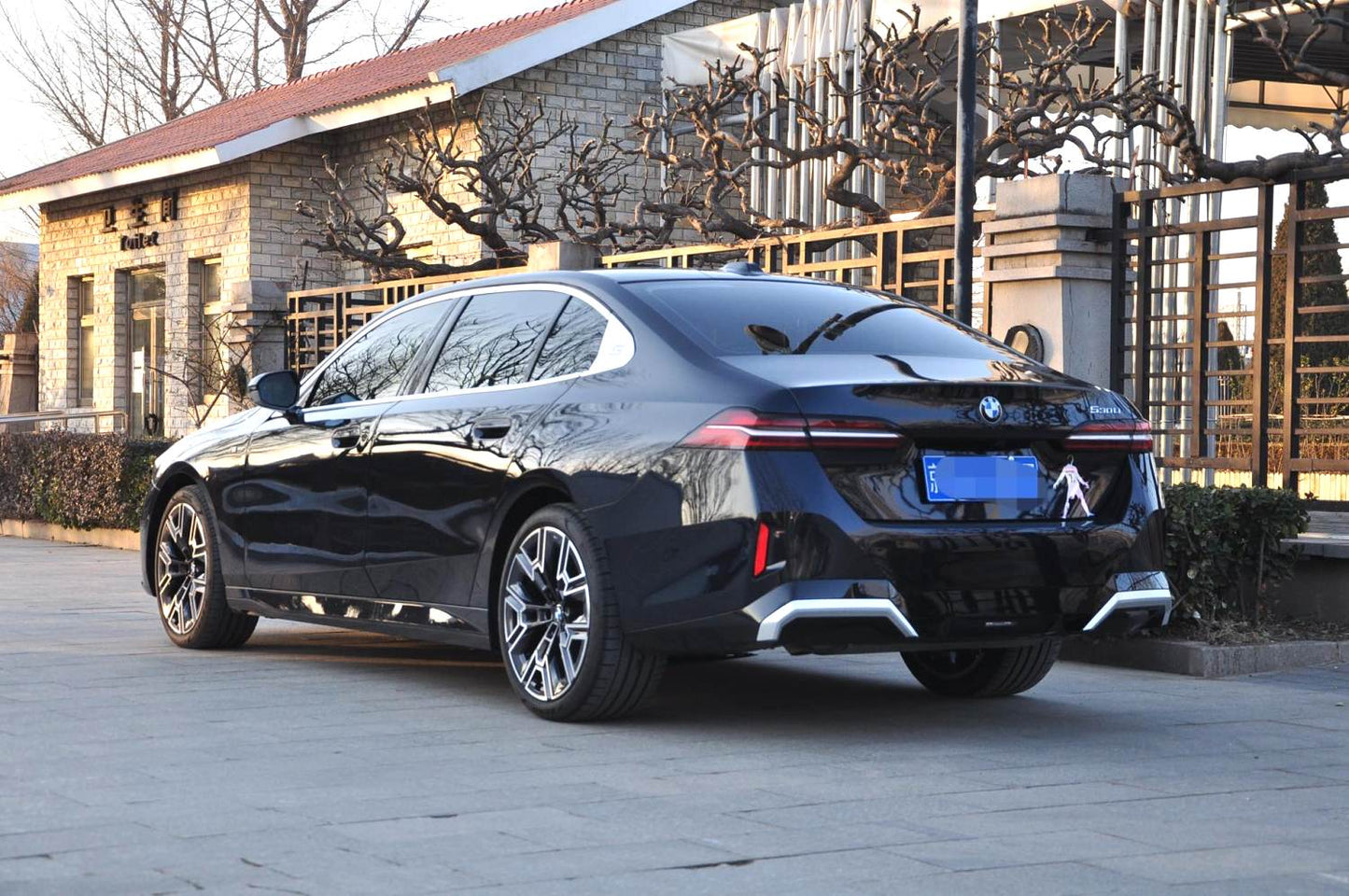 宝马5系2024款530Li 48V2.0T尊享型M运动套装 自动挡