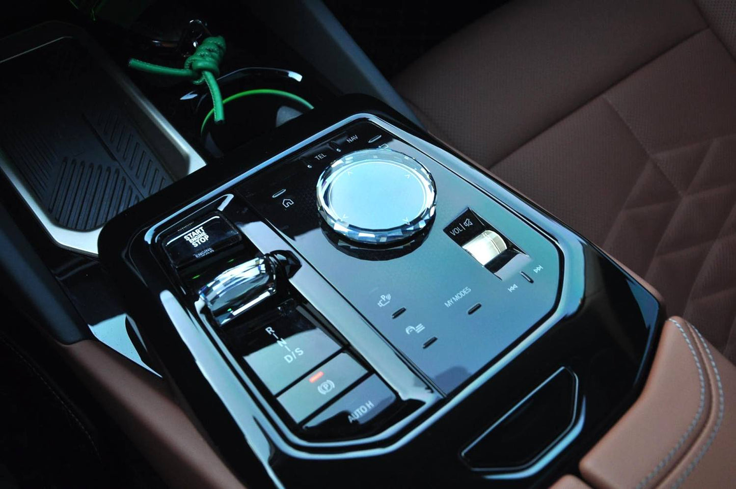 宝马5系2024款530Li 48V2.0T尊享型M运动套装 自动挡