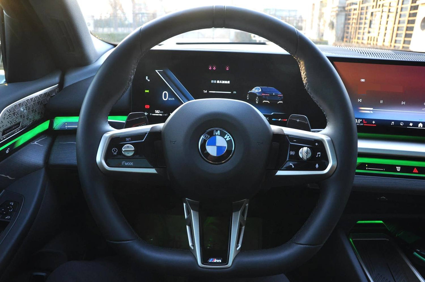 宝马5系2024款530Li 48V2.0T尊享型M运动套装 自动挡