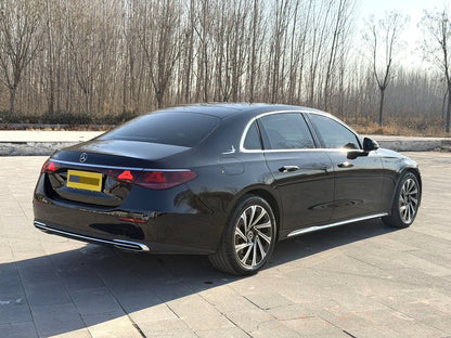 奔驰E级2024款E300L48V2.0T豪华型自动挡