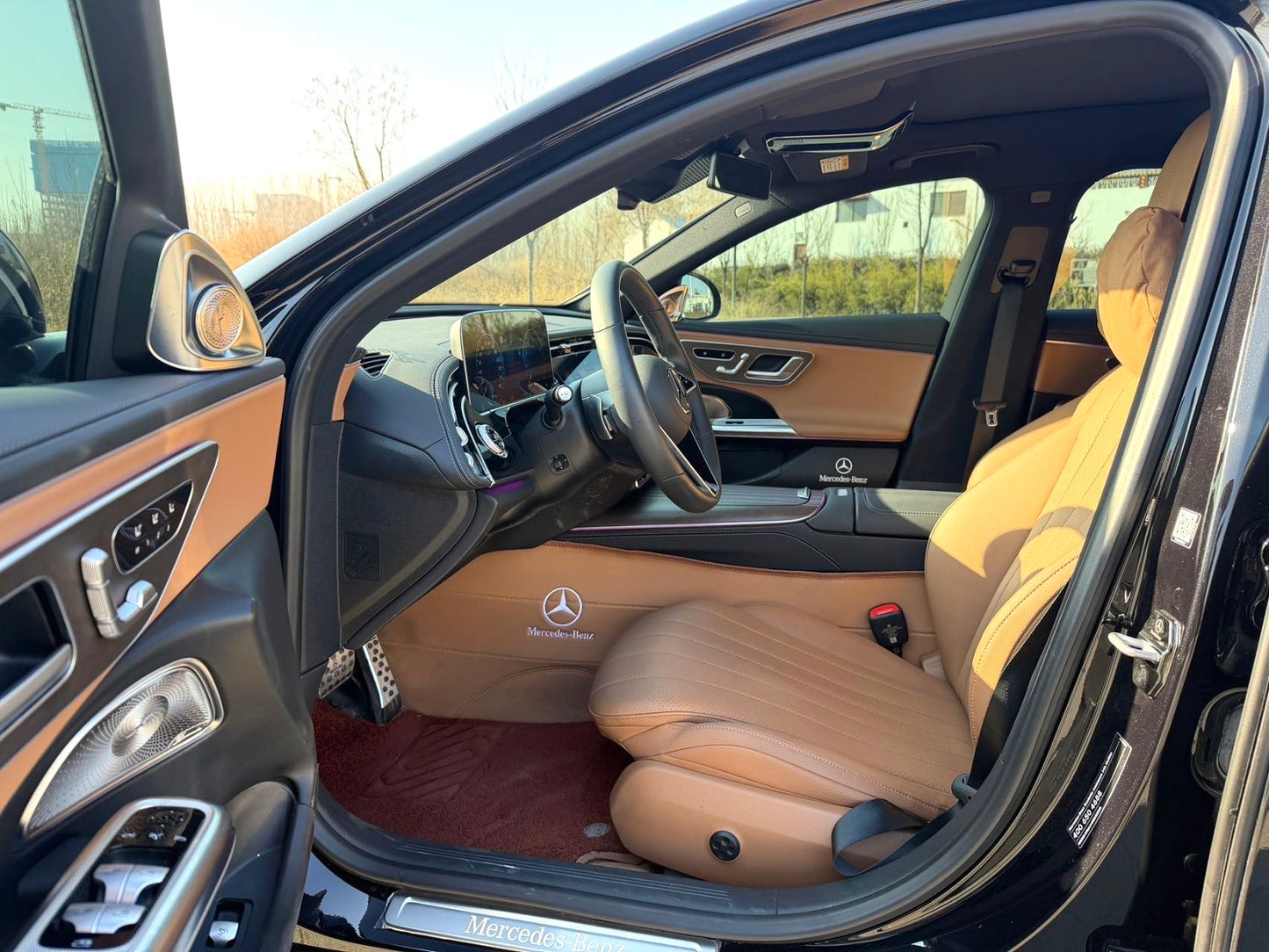 奔驰E级2024款E300L48V2.0T豪华型自动挡