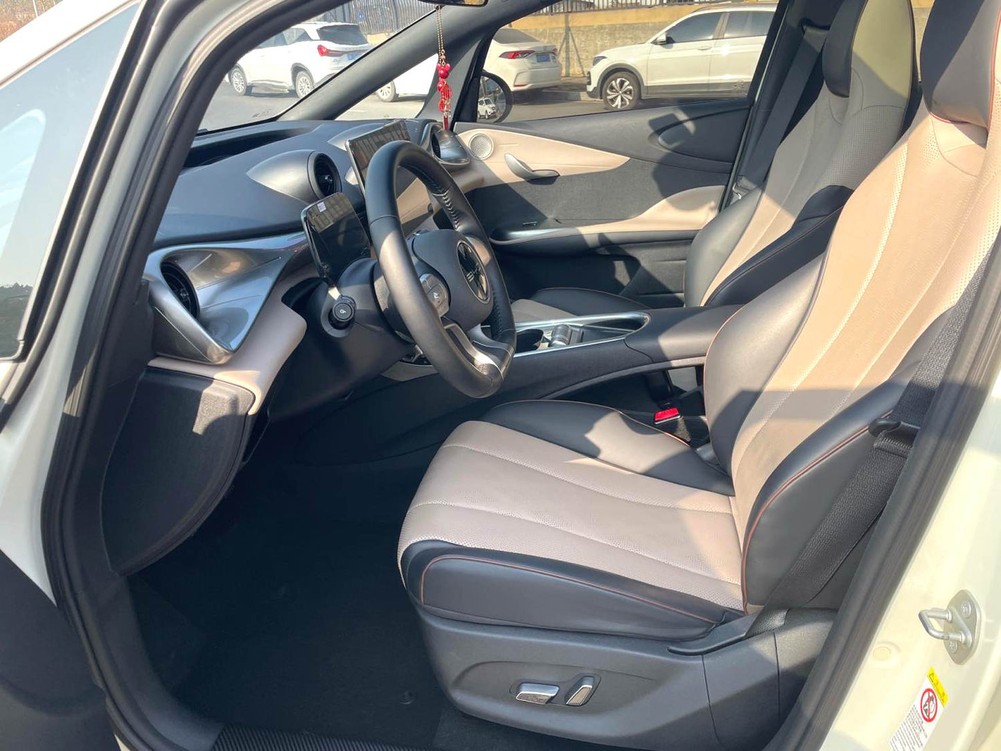 比亚迪 2023款 海豚 420km 时尚版 自动挡