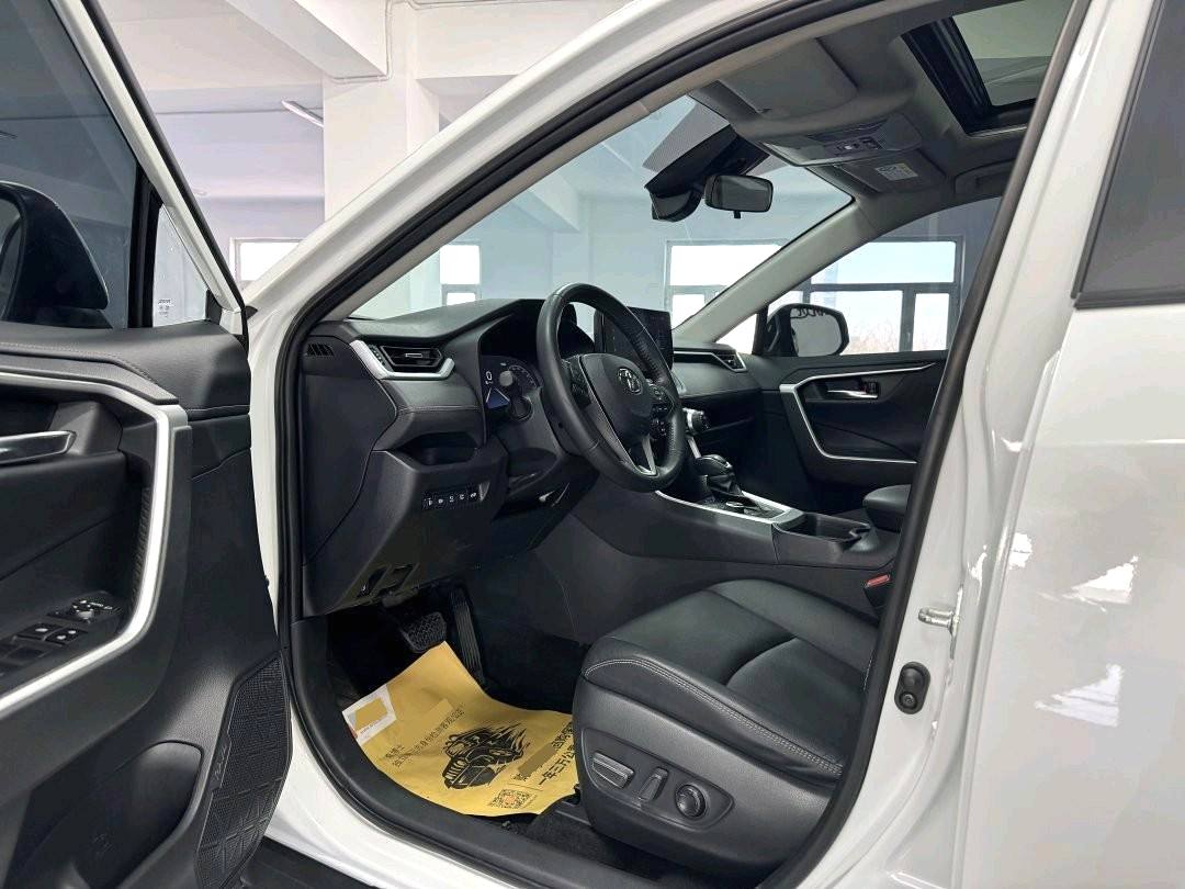 丰田 2023款 RAV4荣放 双擎 2.5 无级 四驱精英Plus版 自动挡