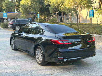 丰田 2024款 凯美瑞 双擎 2.0HG 无级 尊贵版 自动挡