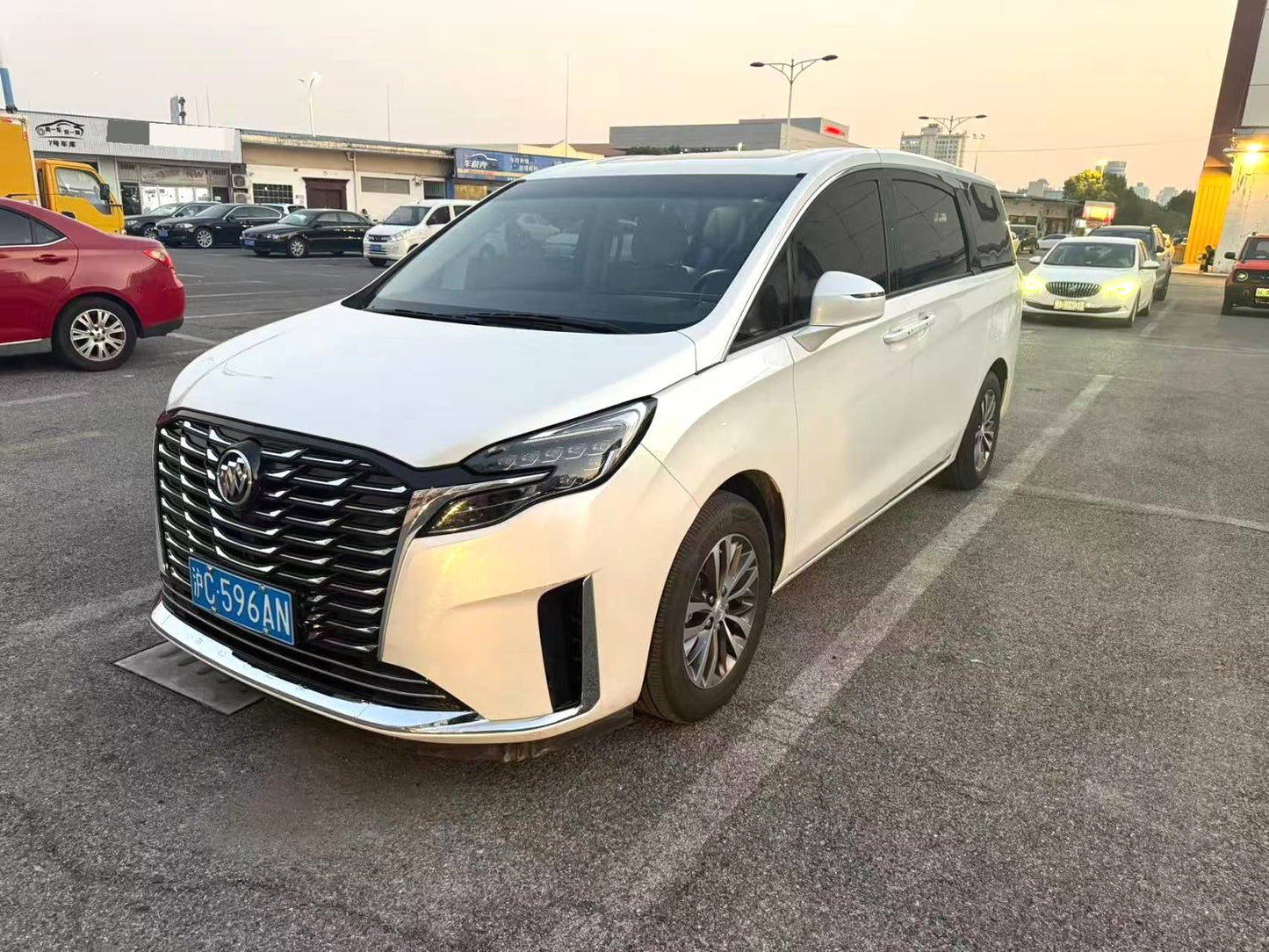 别克 2023款 GL8 ES 陆尊 48V 2.0T 653T 尊享型 自动挡