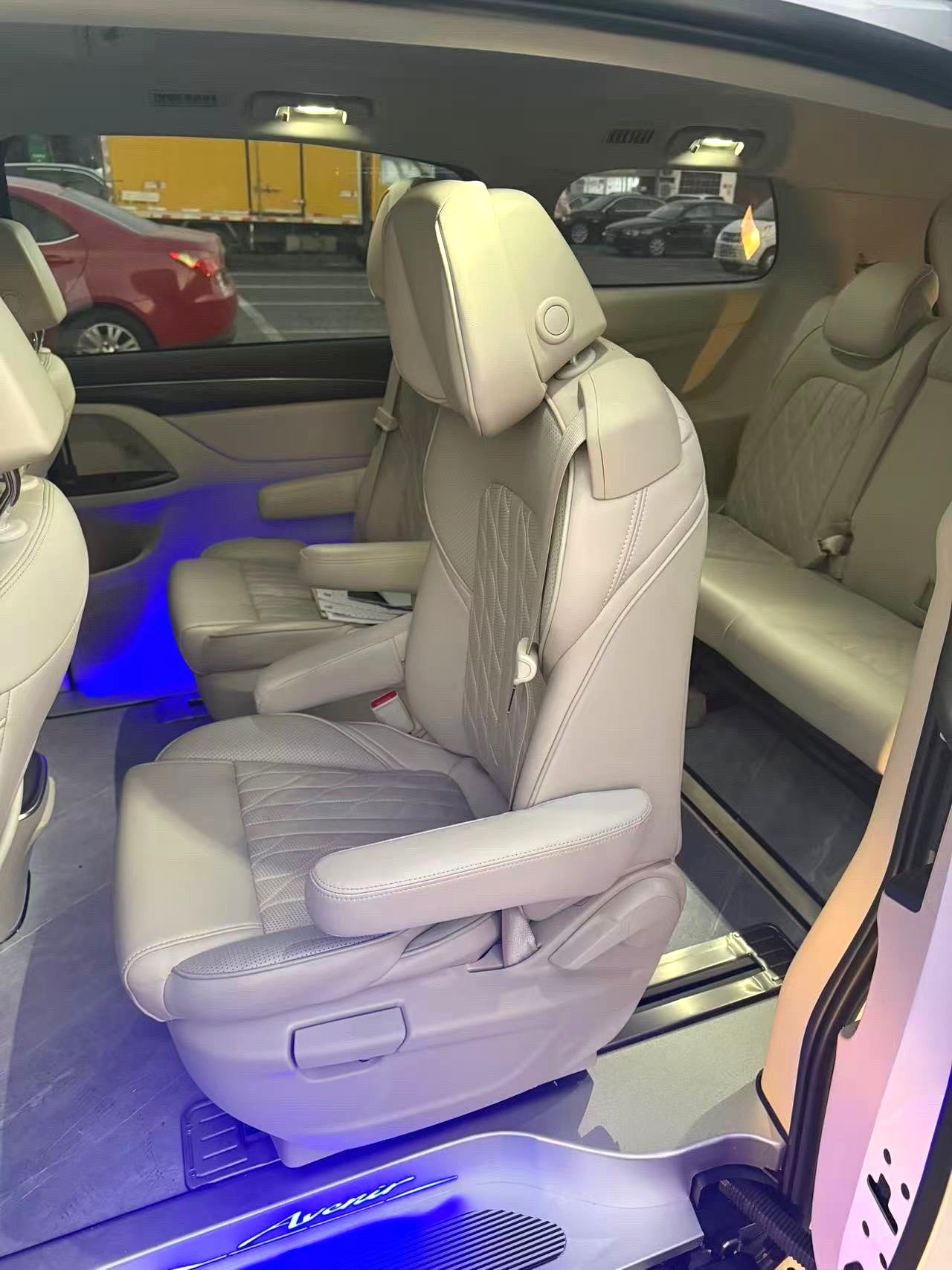 别克 2023款 GL8 ES 陆尊 48V 2.0T 653T 尊享型 自动挡