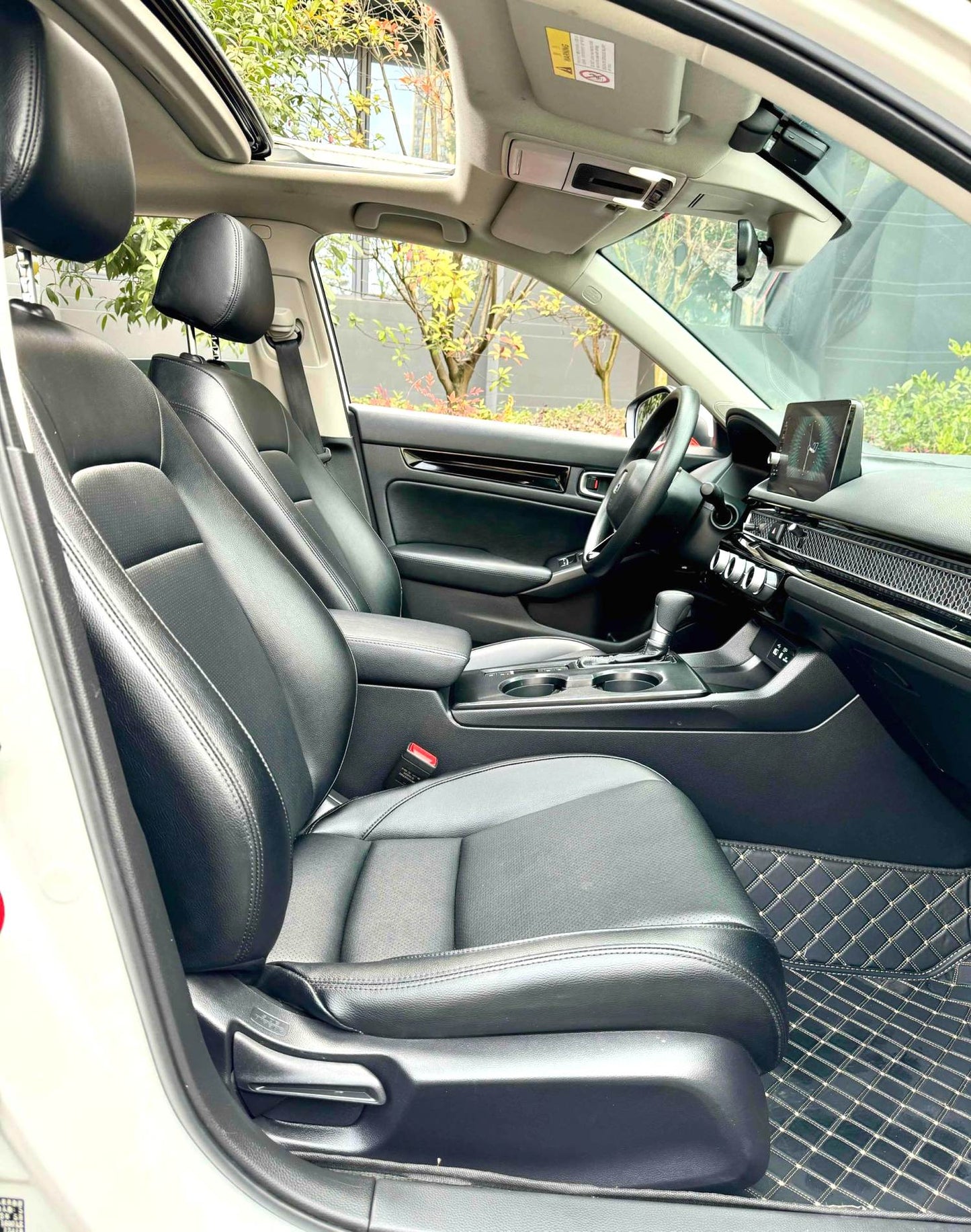 本田 2023款 思域 1.5T 无级 240TURBO 劲势版 自动挡