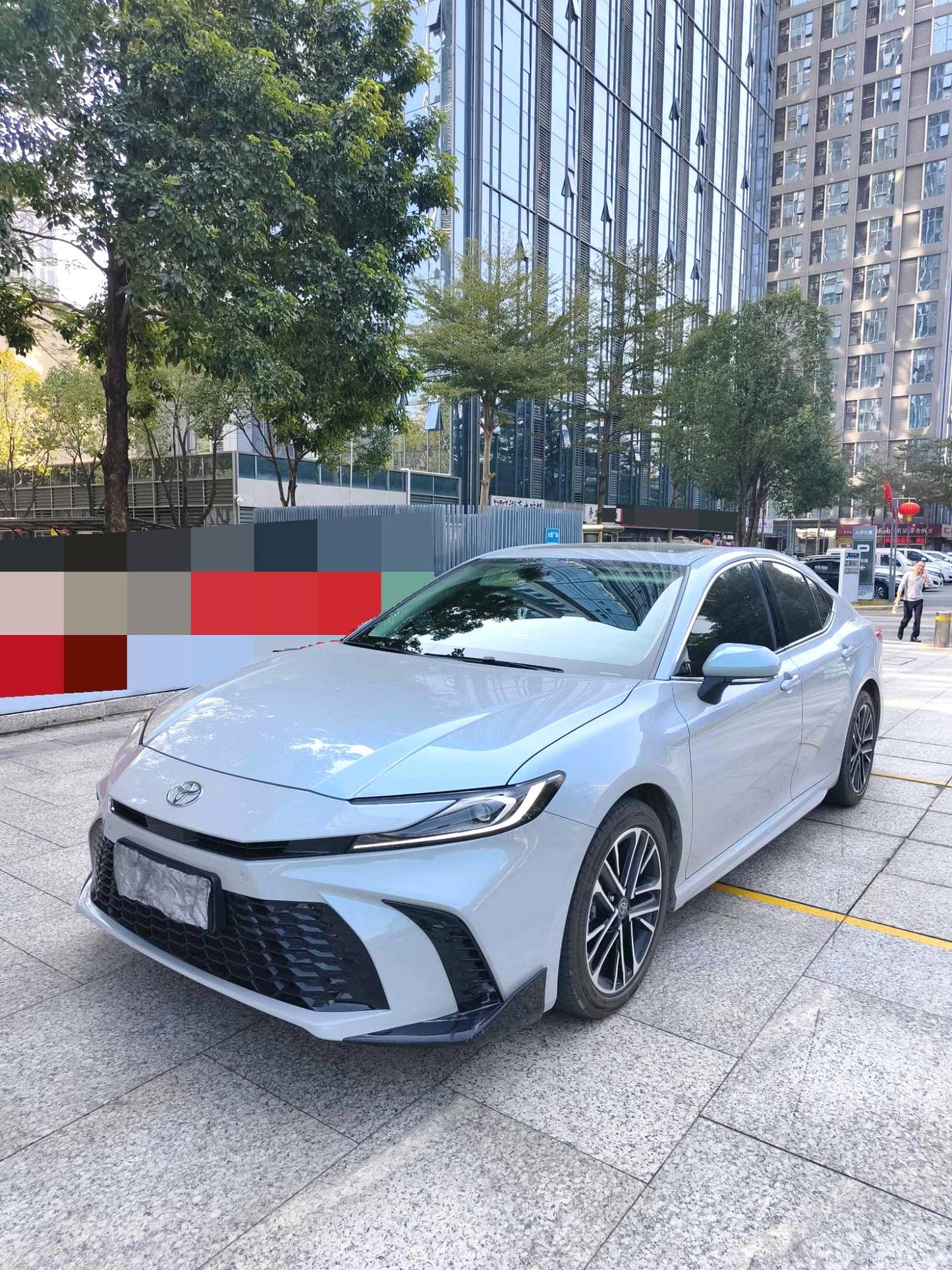 丰田 2026款 凯美瑞 双擎 2.0HSE 无级 运动Lite版 自动挡