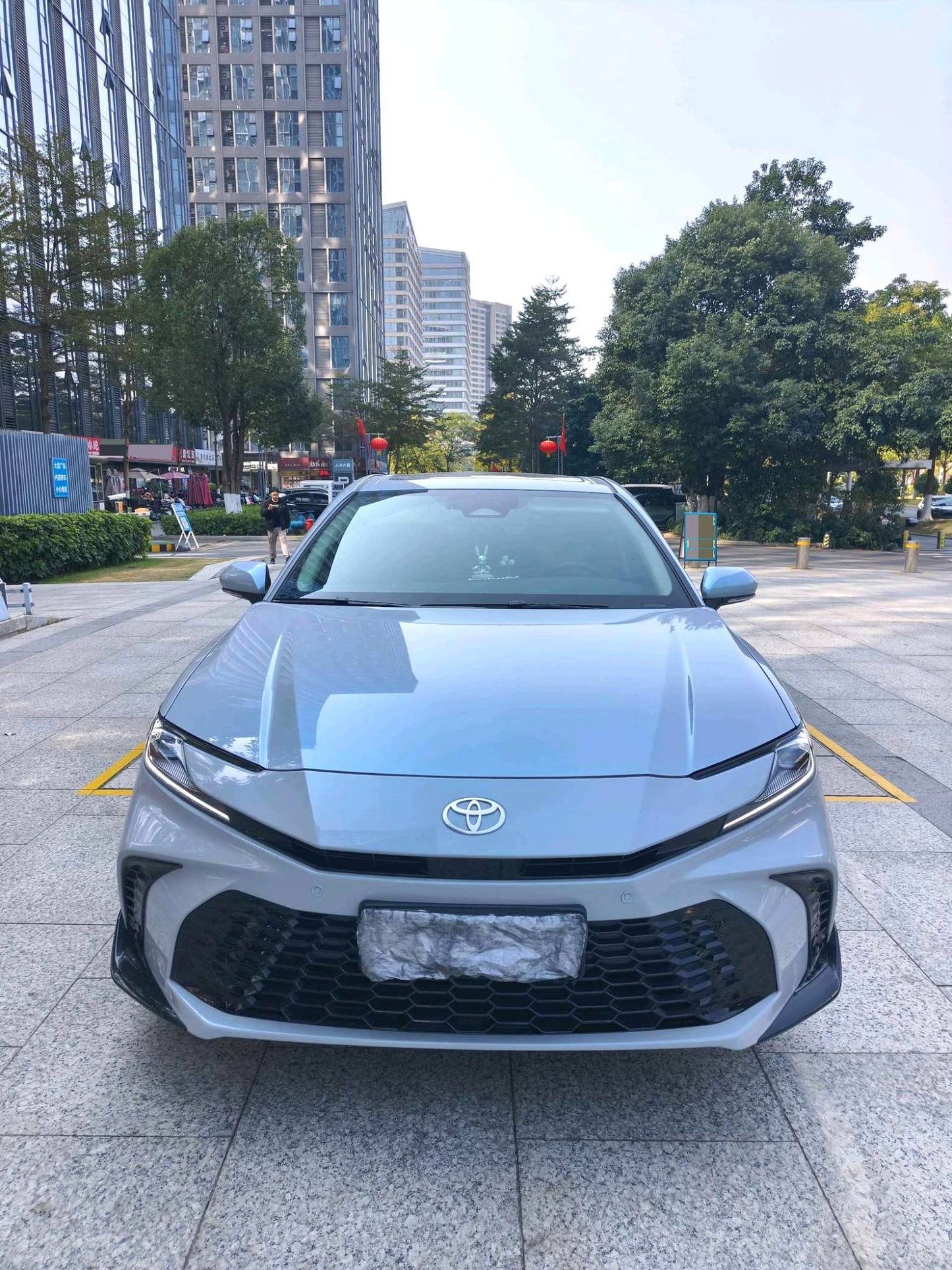 丰田 2026款 凯美瑞 双擎 2.0HSE 无级 运动Lite版 自动挡