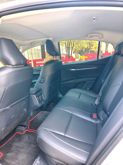 丰田 2026款 凯美瑞 双擎 2.0HSE 无级 运动Lite版 自动挡