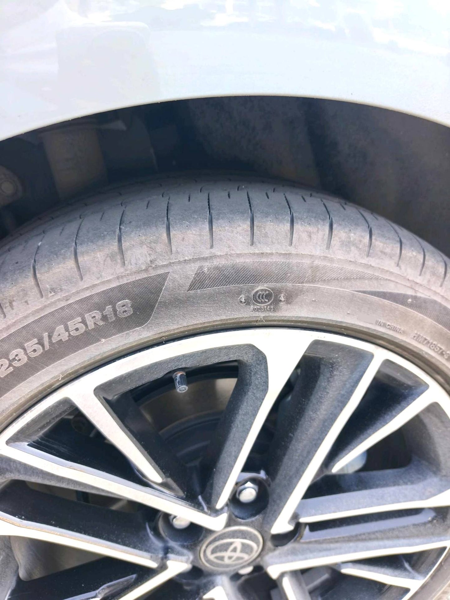 丰田 2026款 凯美瑞 双擎 2.0HSE 无级 运动Lite版 自动挡