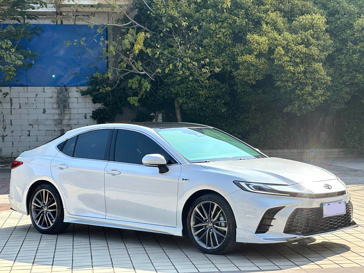 丰田 2024款 凯美瑞 双擎 2.5HXS 无级 运动Plus版 自动挡