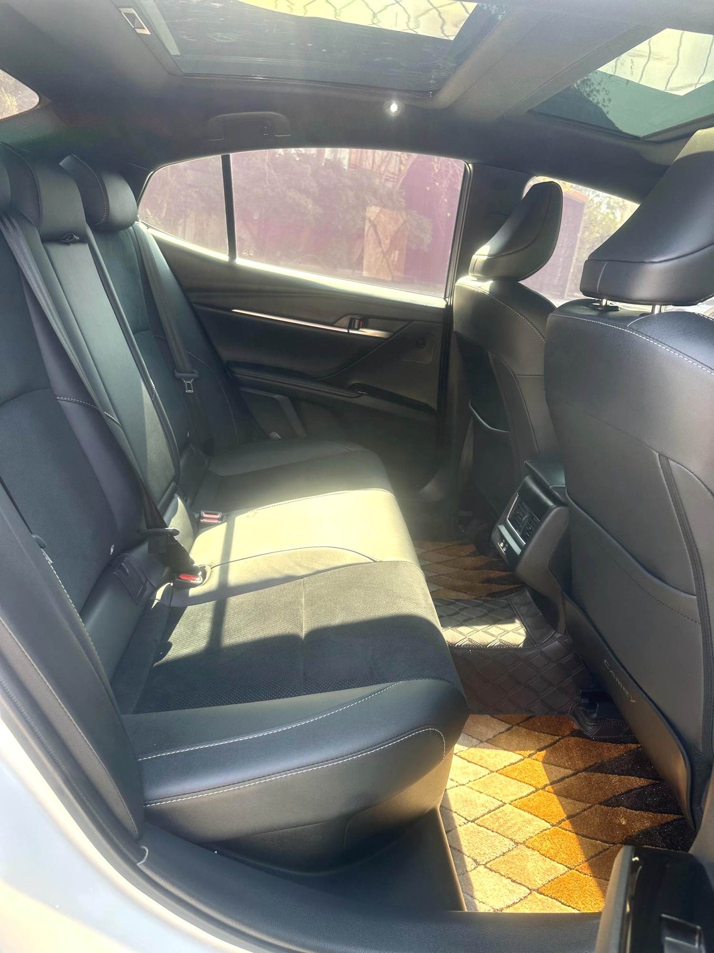 丰田 2024款 凯美瑞 双擎 2.5HXS 无级 运动Plus版 自动挡