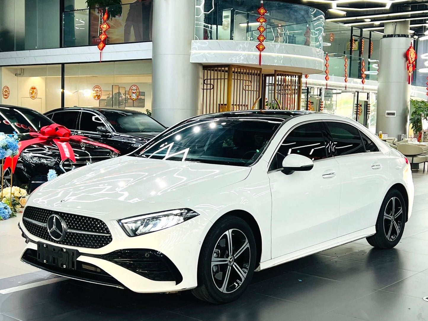 2024 Mercedes-Benz A-Class A 200 L 1.3T Fashion Automatic