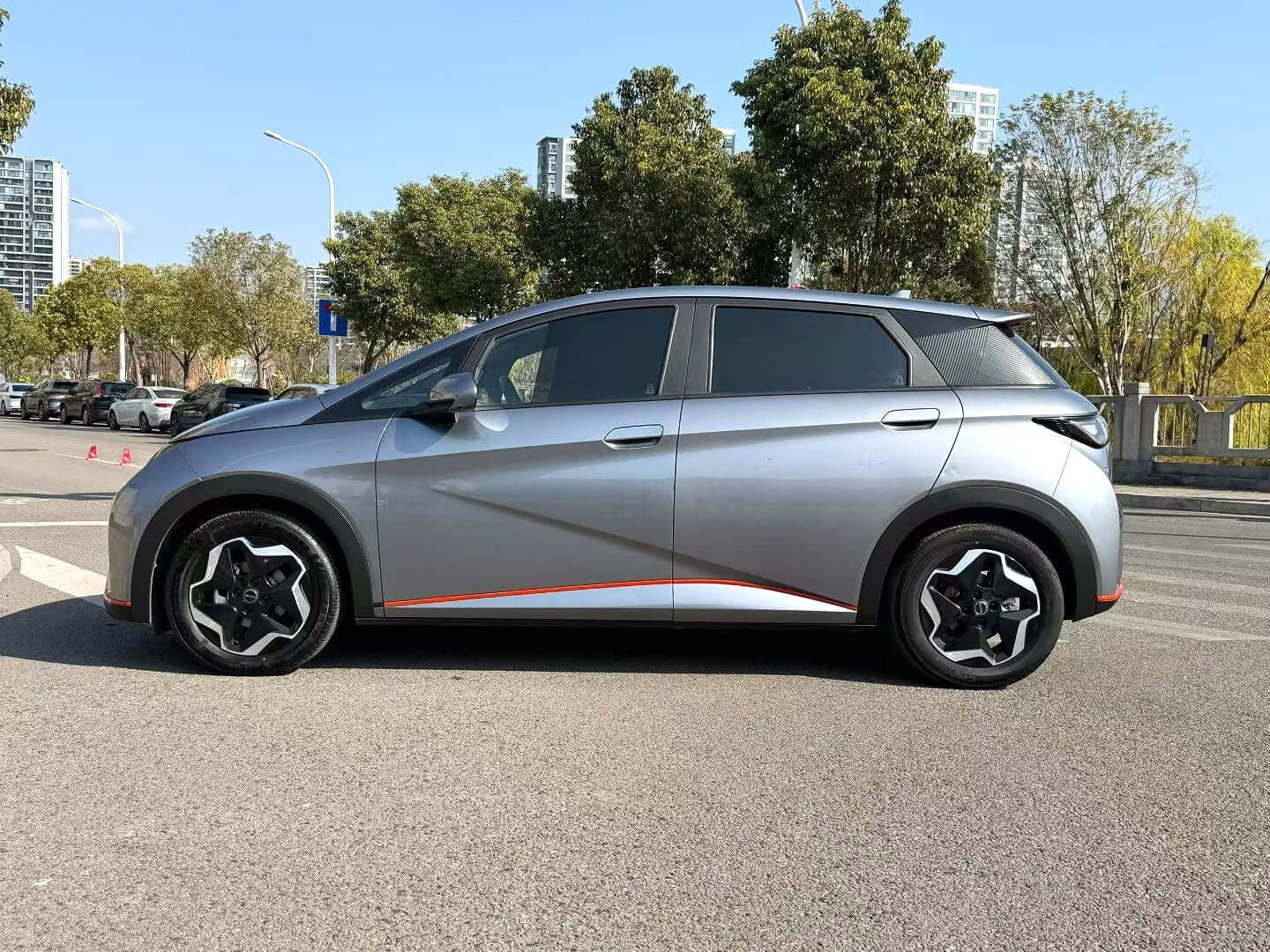 比亚迪 2021款 海豚 405km 时尚版 自动挡