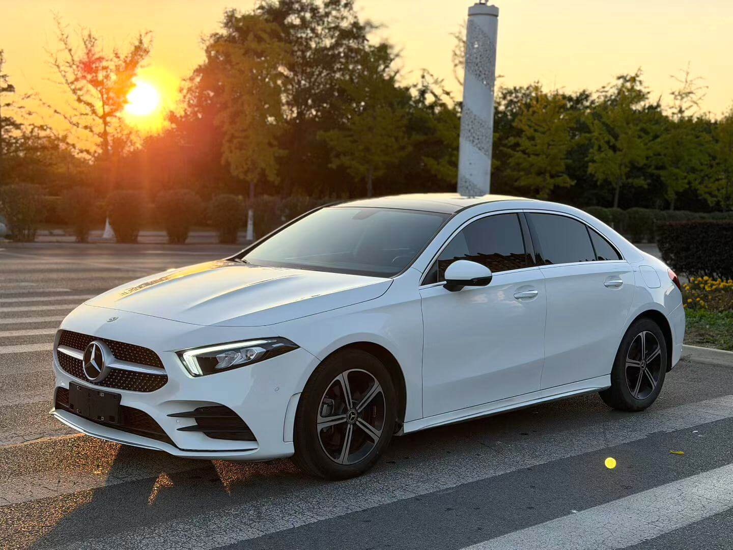 2022 Mercedes-Benz A-Class A 200 L 1.3T Fashion Automatic