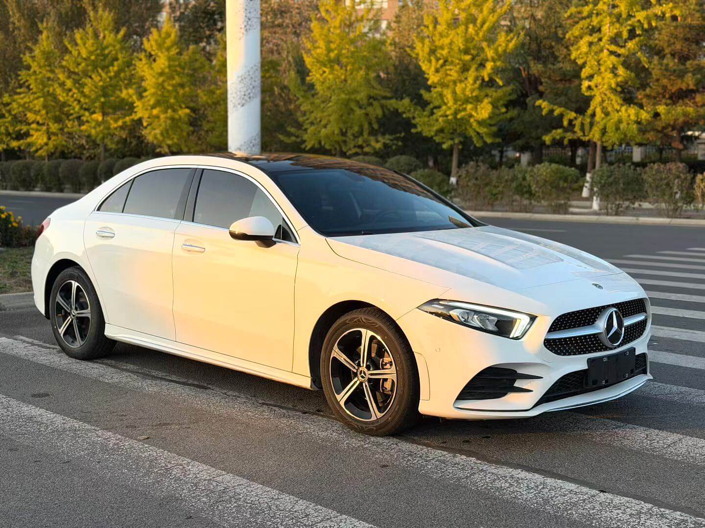 2022 Mercedes-Benz A-Class A 200 L 1.3T Fashion Automatic