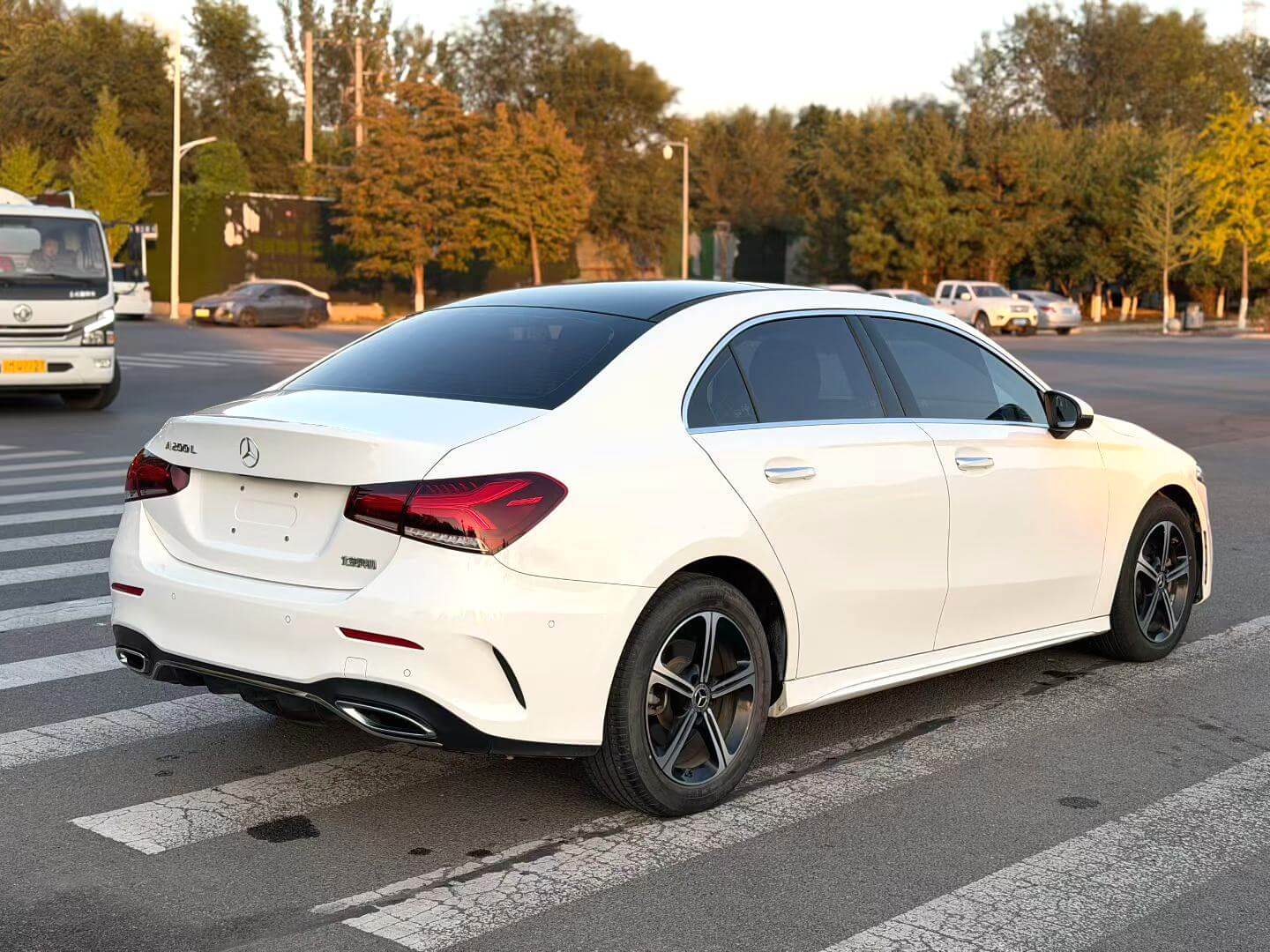 2022 Mercedes-Benz A-Class A 200 L 1.3T Fashion Automatic